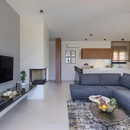 Gorgeous In With Kitchen * Porec