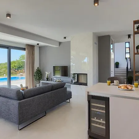 Gorgeous In With Kitchen * Porec