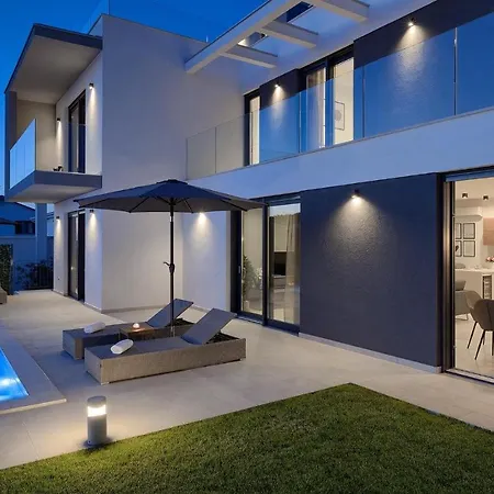 Gorgeous In With Kitchen Holiday home Porec