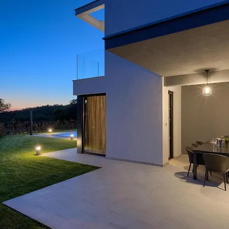 Gorgeous In With Kitchen Porec