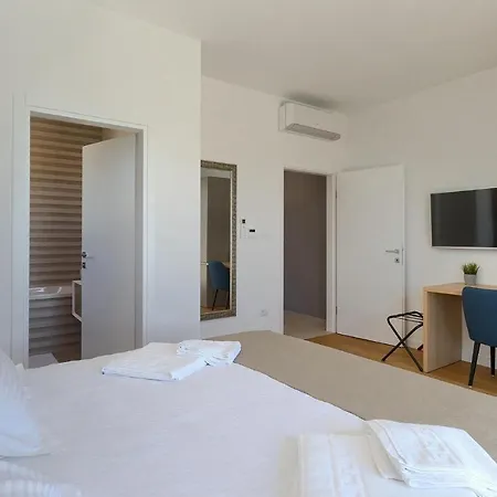 Gorgeous In With Kitchen Holiday home Porec