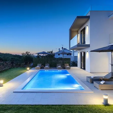 Holiday home Gorgeous In With Kitchen Porec